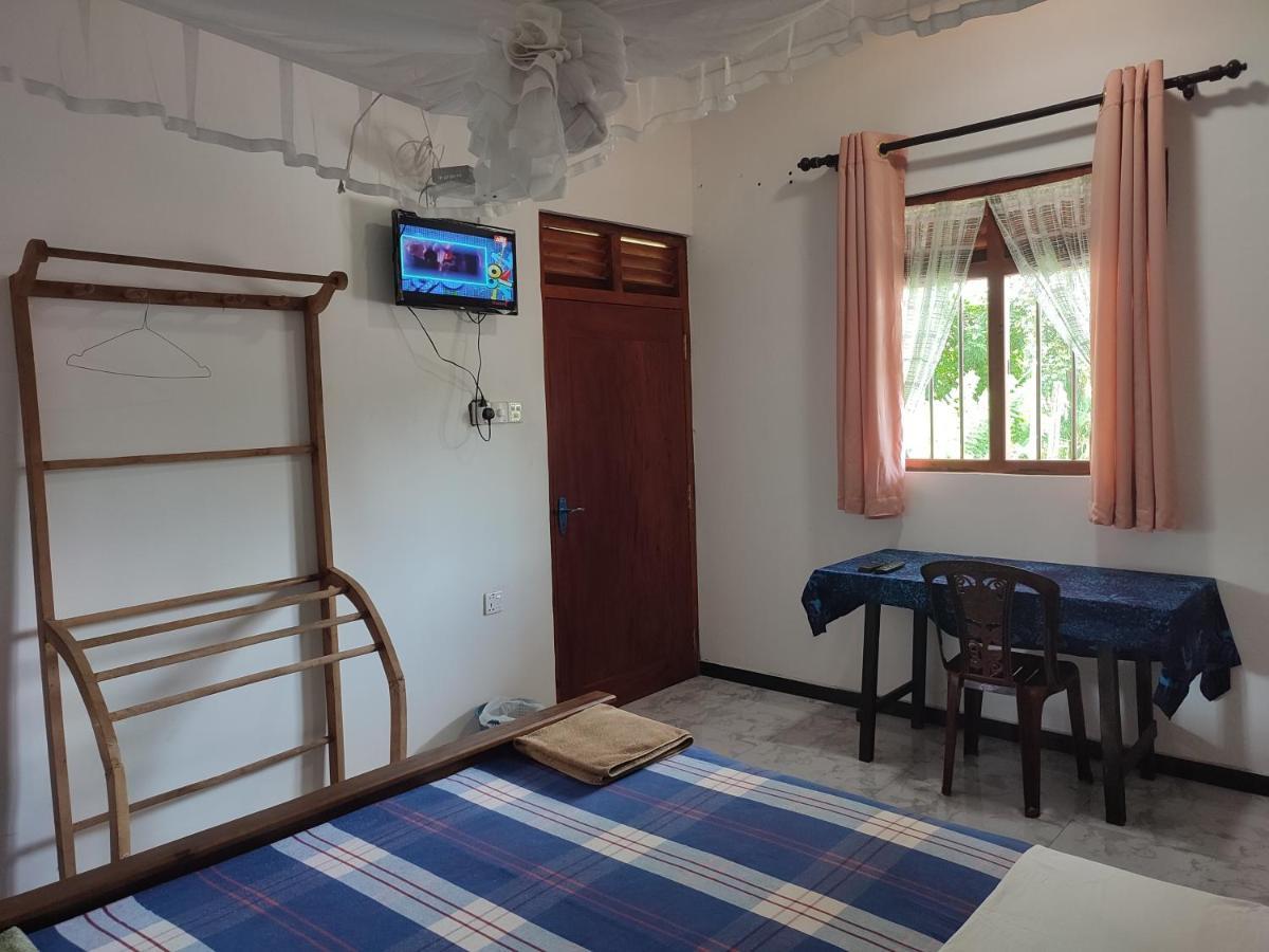 Hotel Rest Point Unawatuna Esterno foto