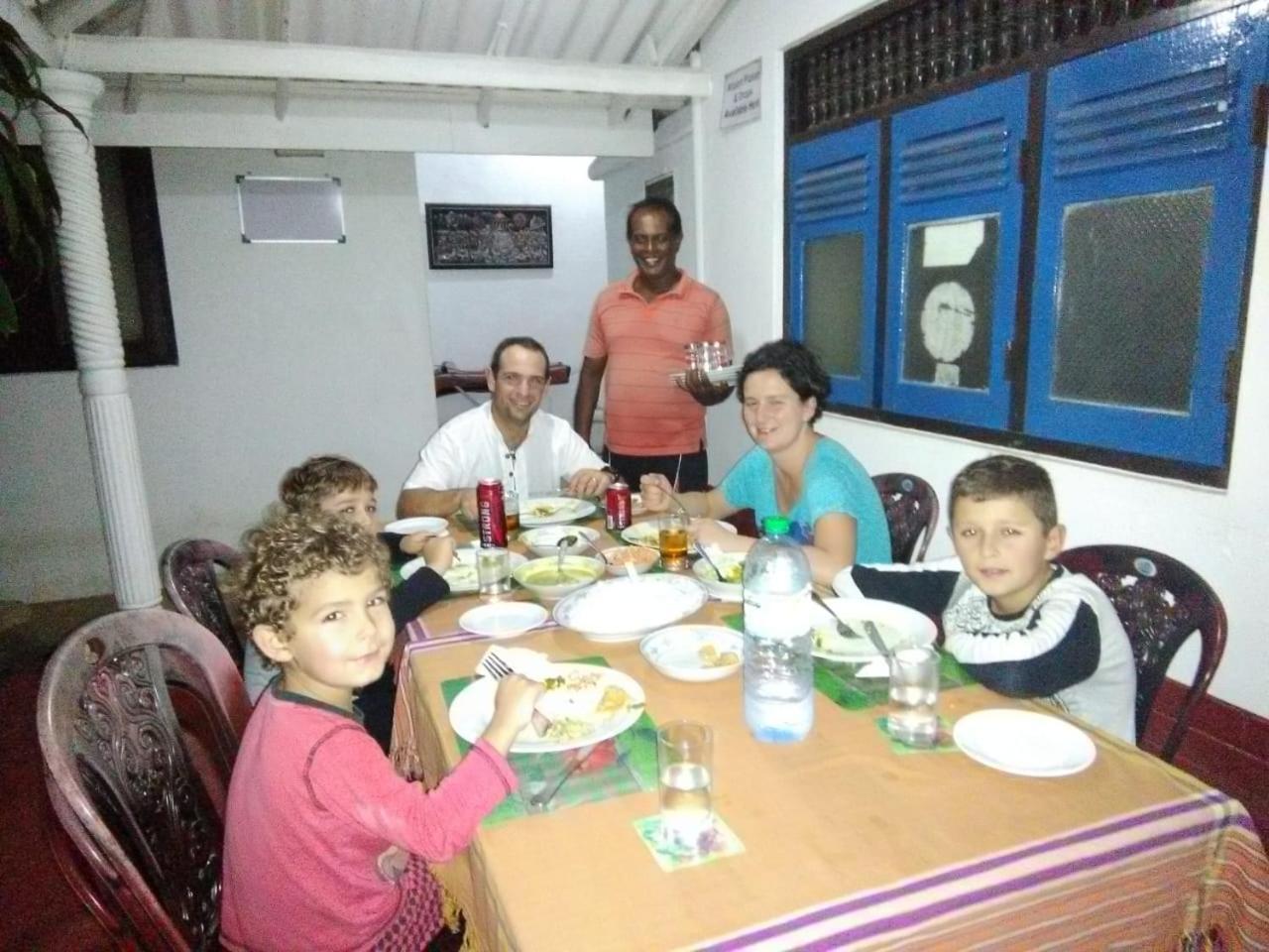 Hotel Rest Point Unawatuna Esterno foto